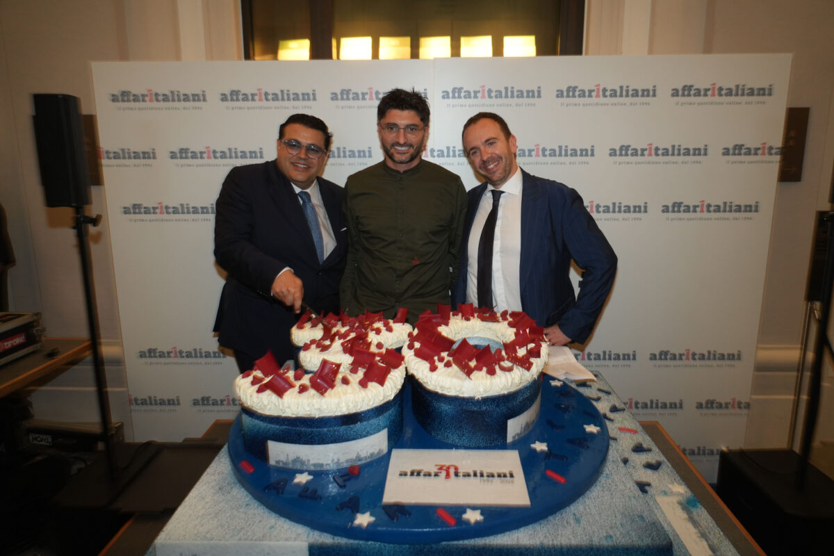 Affaritaliani festeggia 30 anni di informazione libera e indipendente: guarda tutte le foto della festa Affaritaliani festeggia 30 anni di informazione libera e indipendente: guarda tutte le foto della festa