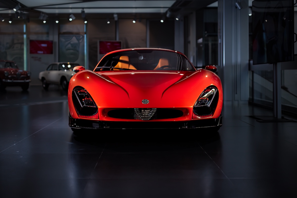 Alfa Romeo 33 Stradale, la fuoriserie arriva ai clienti Alfa Romeo 33 Stradale, la fuoriserie arriva ai clienti