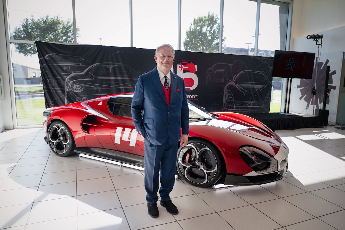 Alfa Romeo 33 Stradale, la fuoriserie arriva ai clienti Alfa Romeo 33 Stradale, la fuoriserie arriva ai clienti