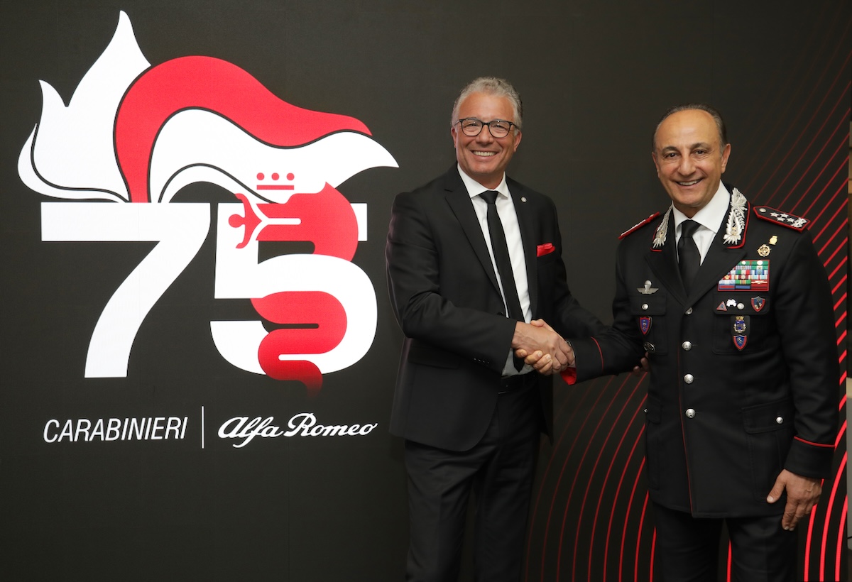 Alfa Romeo e Carabinieri: 75 anni di storia in un nuovo libro
