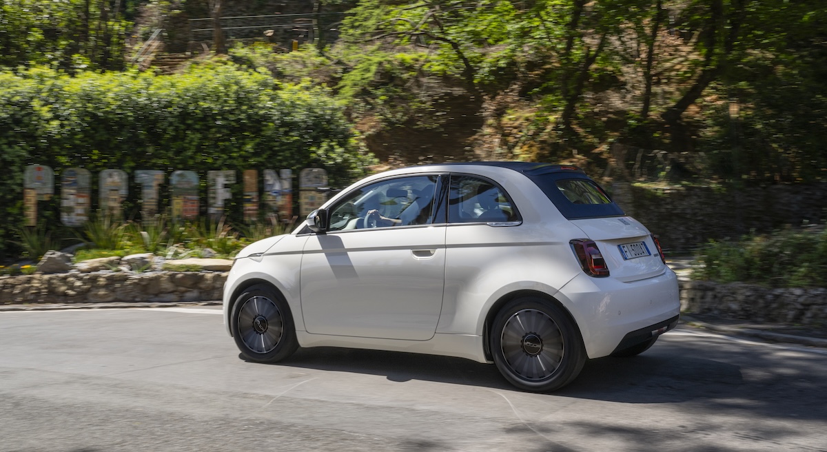 Fiat 500 Hybrid Dolcevita, la Cabrio in serie speciale Fiat 500 Hybrid Dolcevita, la Cabrio in serie speciale