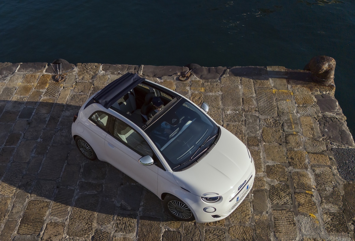 Fiat 500 Hybrid Dolcevita, la Cabrio in serie speciale Fiat 500 Hybrid Dolcevita, la Cabrio in serie speciale