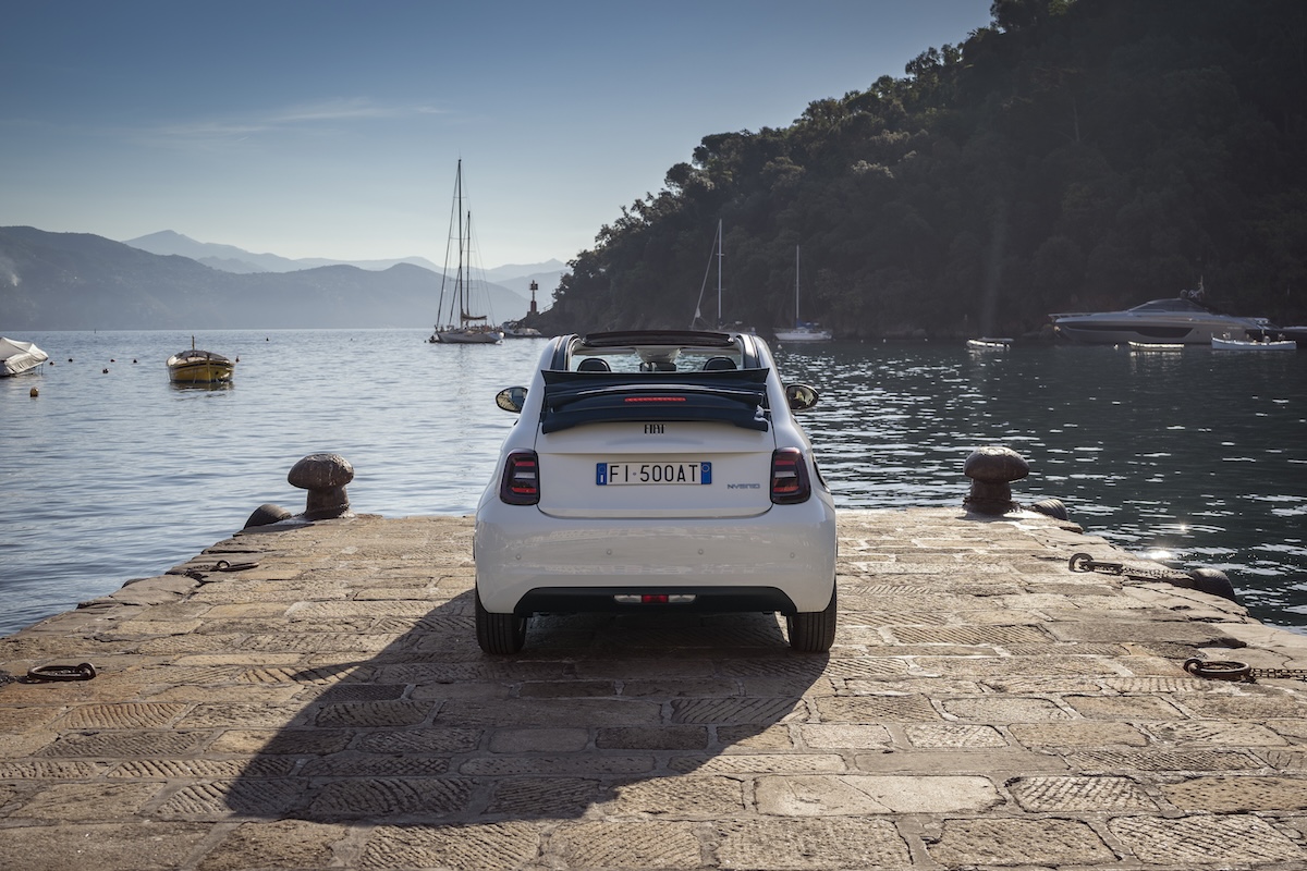 Fiat 500 Hybrid Dolcevita, la Cabrio in serie speciale Fiat 500 Hybrid Dolcevita, la Cabrio in serie speciale