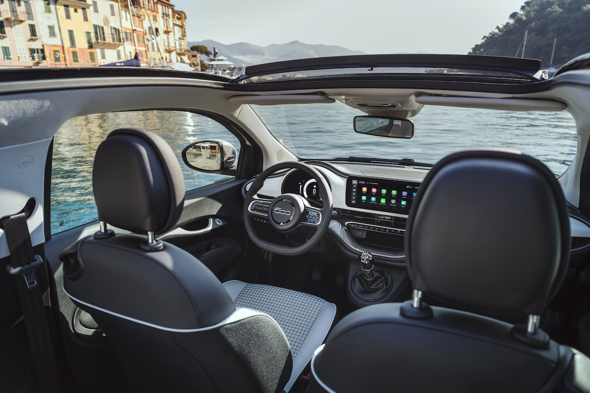 Fiat 500 Hybrid Dolcevita, la Cabrio in serie speciale Fiat 500 Hybrid Dolcevita, la Cabrio in serie speciale