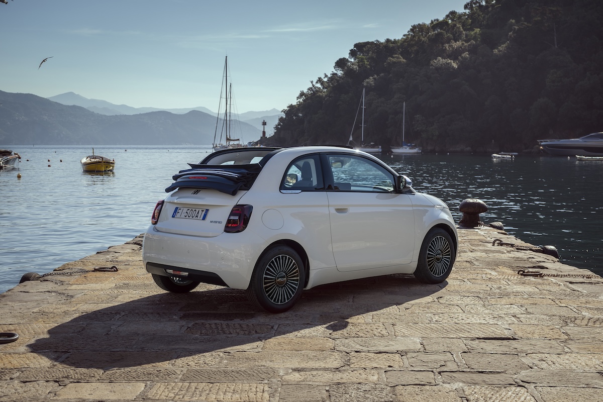 Fiat 500 Hybrid Dolcevita, la Cabrio in serie speciale Fiat 500 Hybrid Dolcevita, la Cabrio in serie speciale