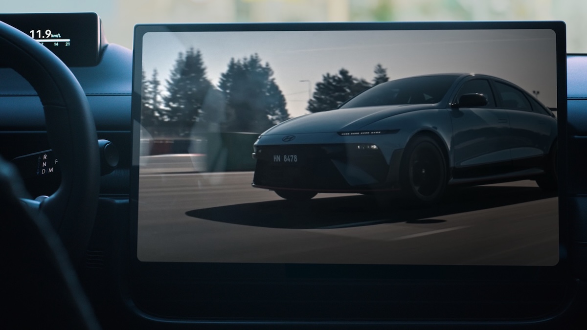 Hyundai lancia Pleos Connect con intelligenza AI