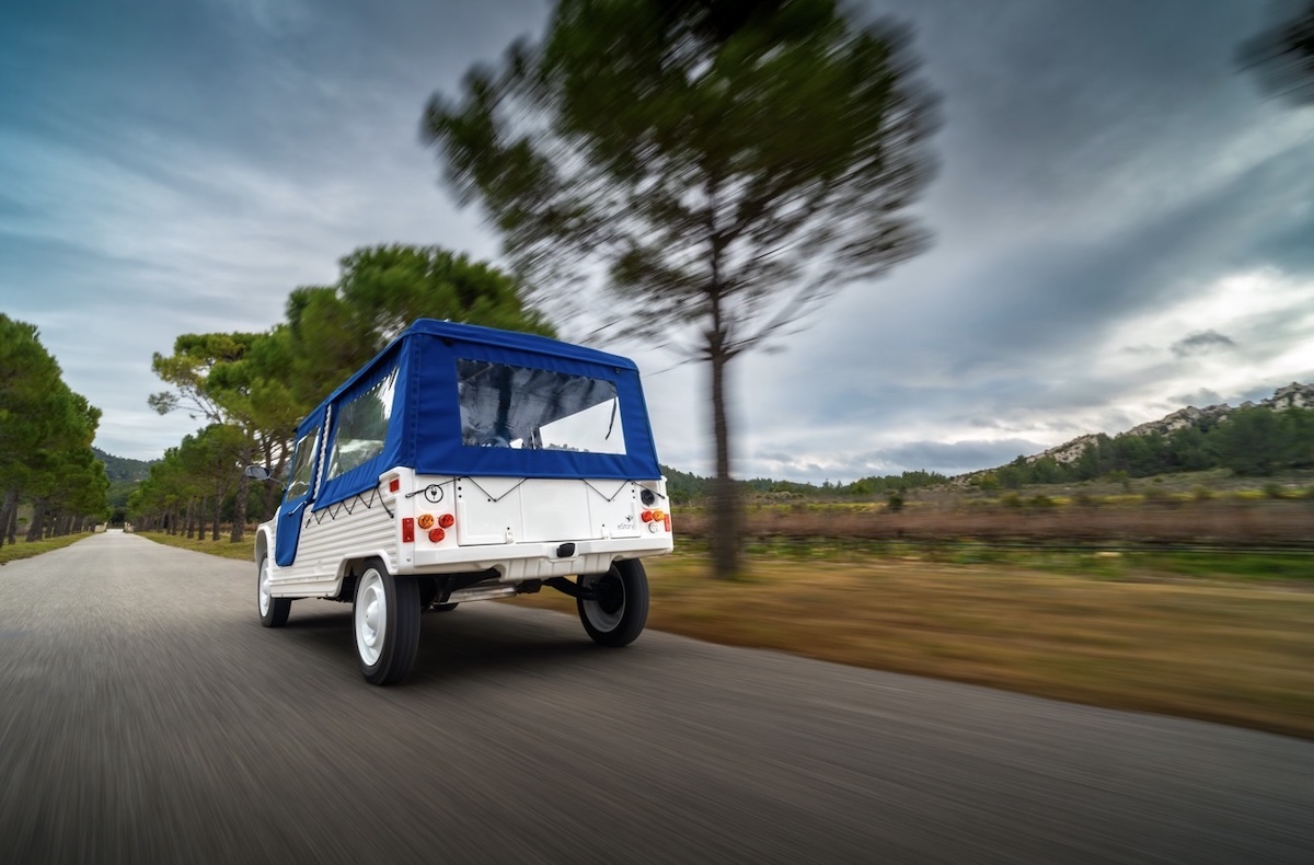 La Méhari 4×4 diventa elettrica: Aznom lancia la eStory