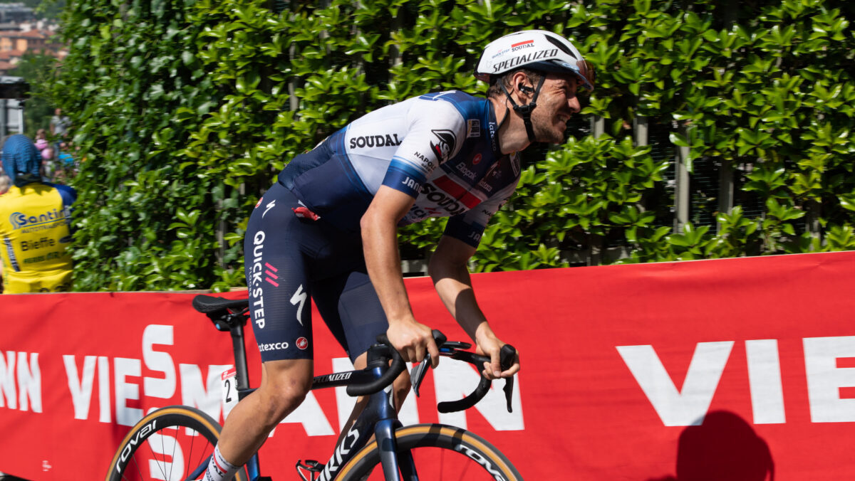 Giro d’Italia, Ballerini: la prima volta non si scorda mai, vince la sesta tappa a Napoli. Eulalio resta in rosa Giro d’Italia, Ballerini: la prima volta non si scorda mai, vince la sesta tappa a Napoli. Eulalio resta in rosa