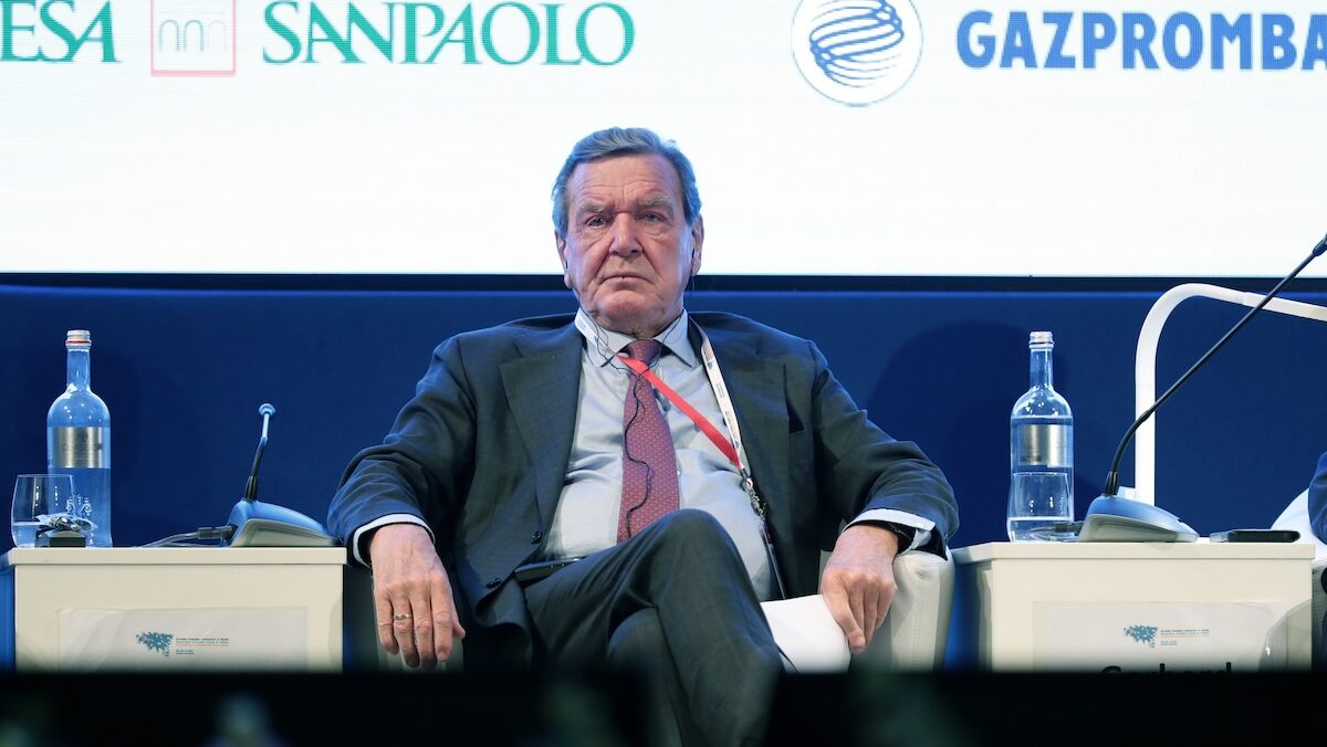 Chi è Schroeder, l’uomo che potrebbe convincere Putin a riportare la pace in Ucraina