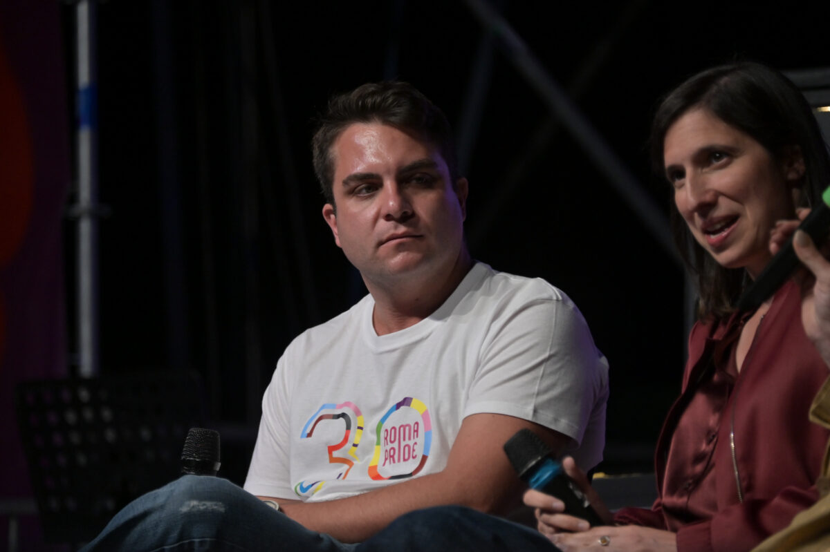 Gay Pride, la replica di Colamarino: “Io ‘fascista rosso’? Pascale fa da megafono alla destra, non è la benvenuta” Gay Pride, la replica di Colamarino: “Io ‘fascista rosso’? Pascale fa da megafono alla destra, non è la benvenuta”
