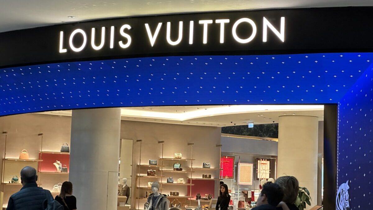 Terremoto nel lusso, Lvmh valuta la cessione di alcuni marchi. Ecco quali sono