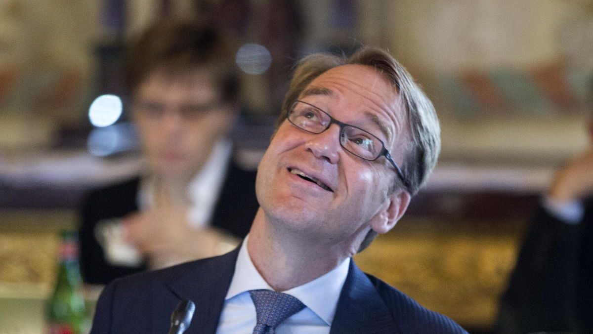 Commerzbank, chi è Jens Weidmann: il più rigido e anti-italiano economista tedesco che proprio non ne vuole sapere di Unicredit Commerzbank, chi è Jens Weidmann: il più rigido e anti-italiano economista tedesco che proprio non ne vuole sapere di Unicredit