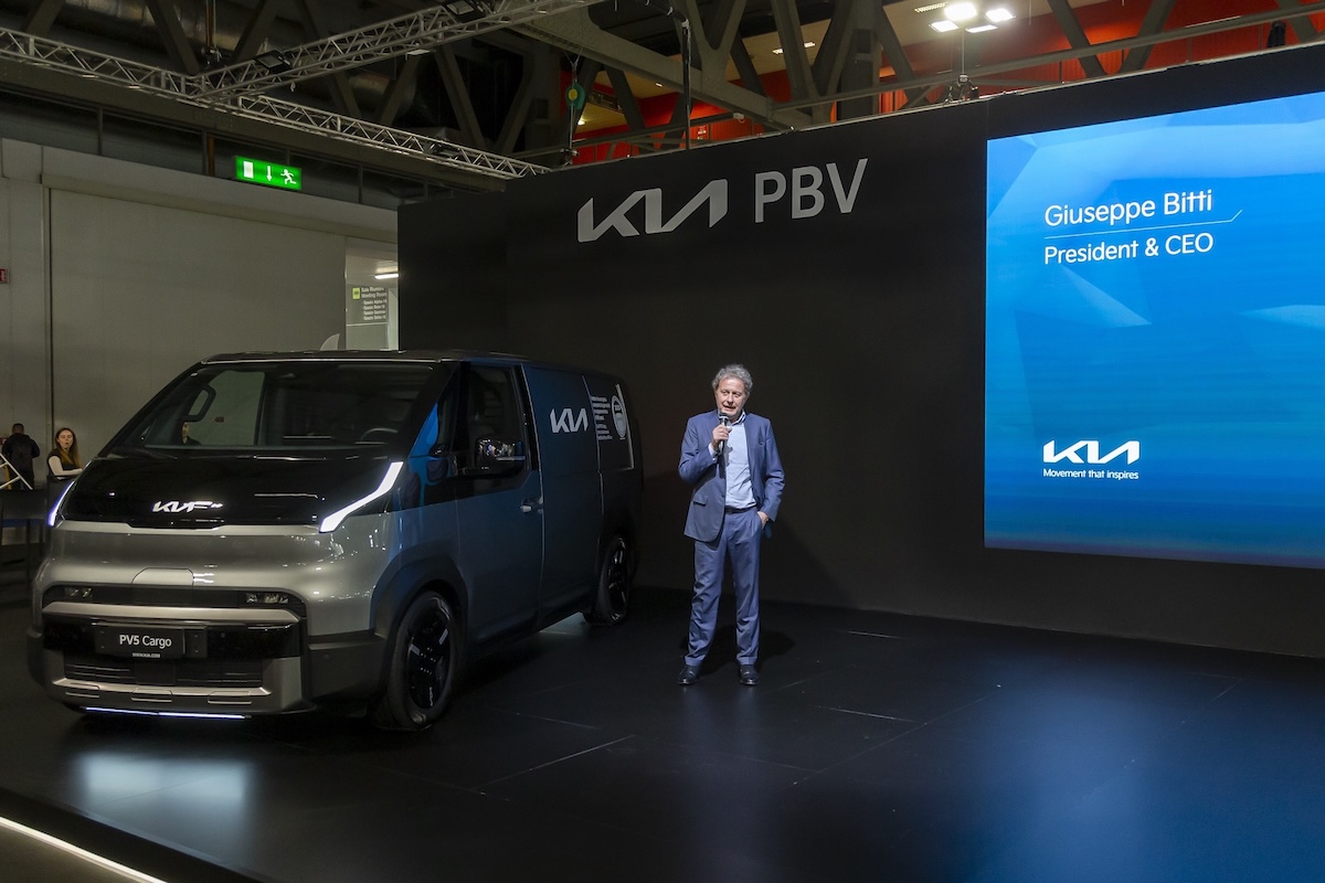 Kia PV5 debutta a Transpotec e sfida i van elettrici