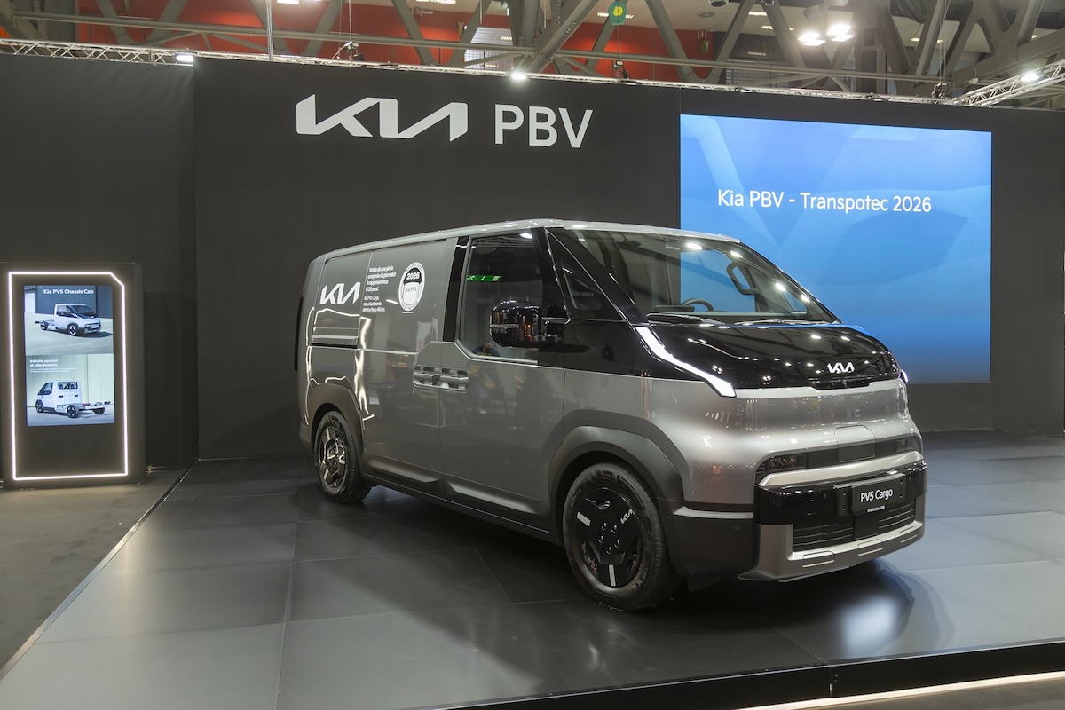 Kia PV5 debutta a Transpotec e sfida i van elettrici
