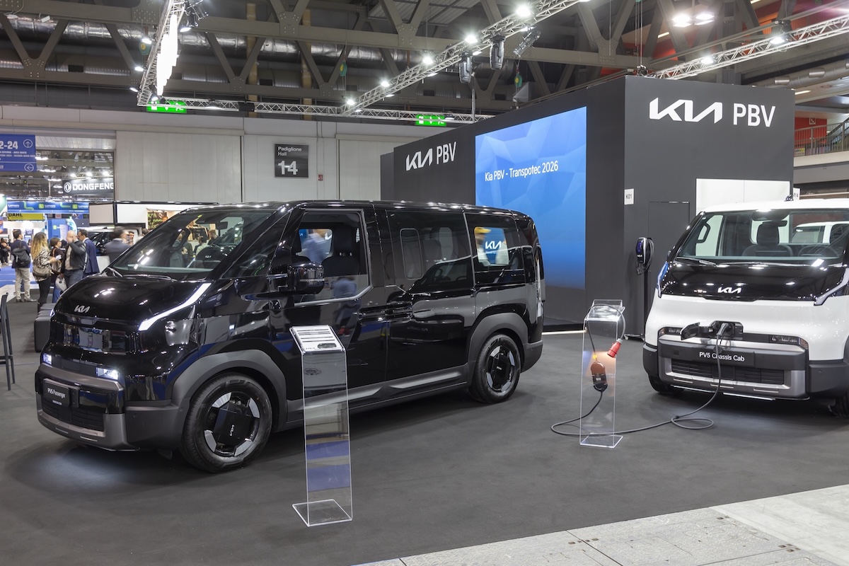 Kia PV5 debutta a Transpotec e sfida i van elettrici
