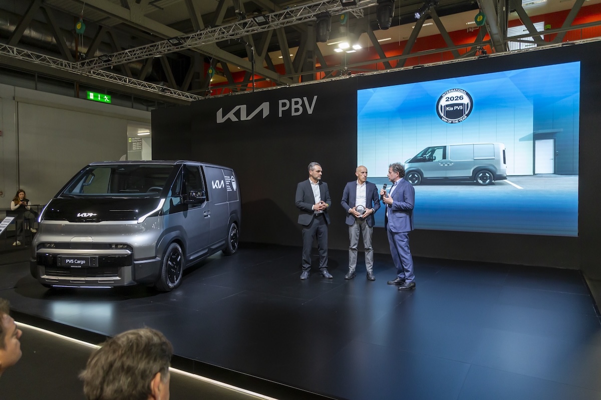 Kia PV5 debutta a Transpotec e sfida i van elettrici