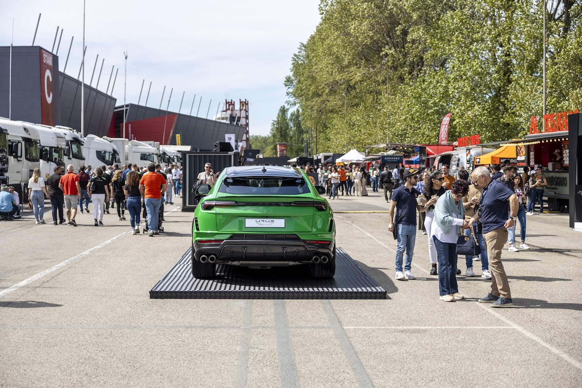 Lamborghini Arena 2026, a Imola il brand diventa show