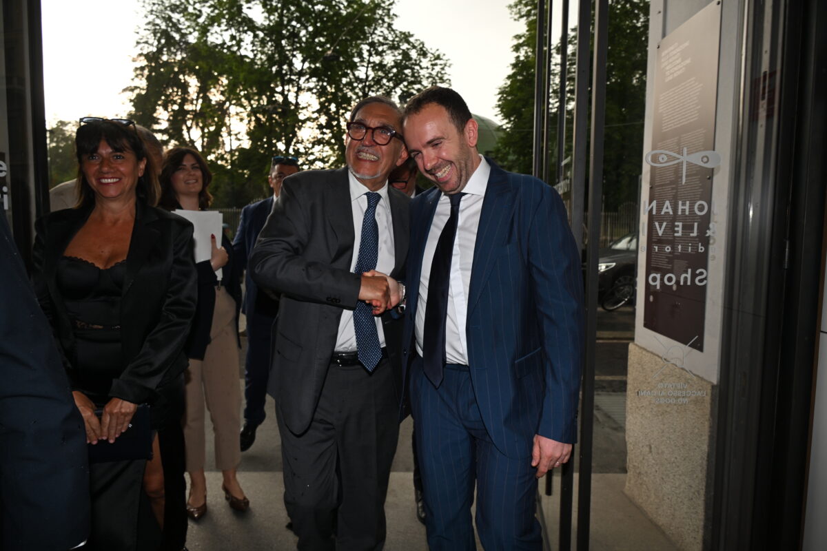 Affaritaliani festeggia 30 anni di informazione libera e indipendente: guarda tutte le foto della festa Affaritaliani festeggia 30 anni di informazione libera e indipendente: guarda tutte le foto della festa