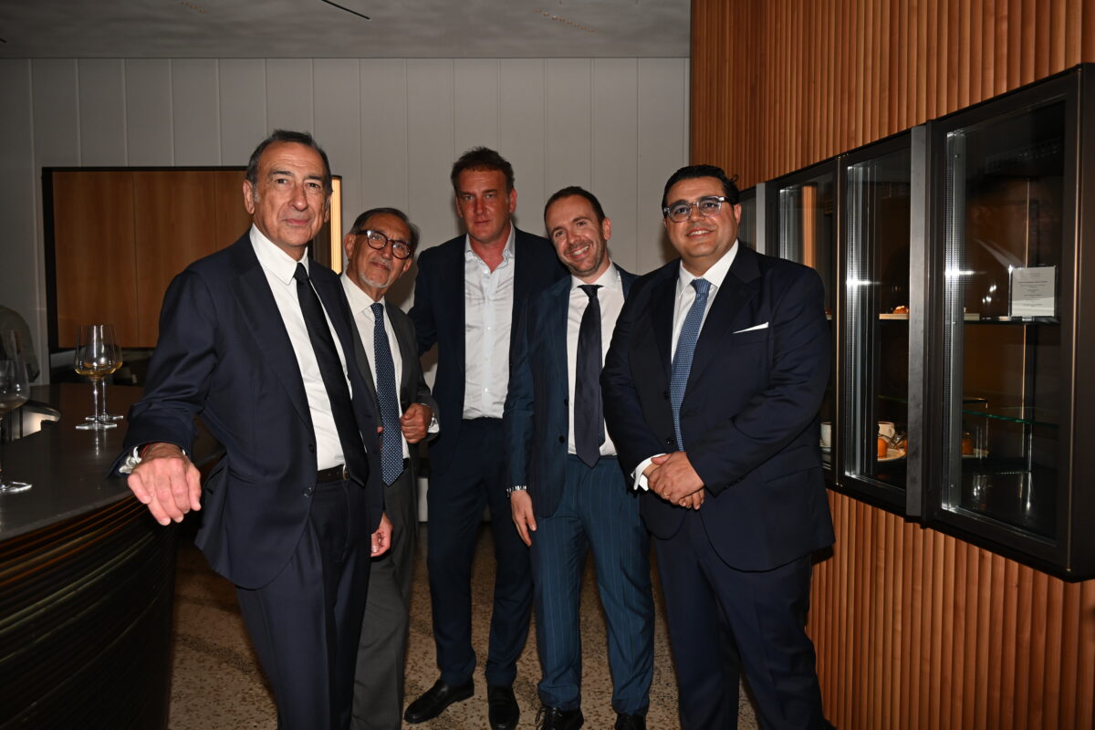 Affaritaliani festeggia 30 anni di informazione libera e indipendente: guarda tutte le foto della festa Affaritaliani festeggia 30 anni di informazione libera e indipendente: guarda tutte le foto della festa