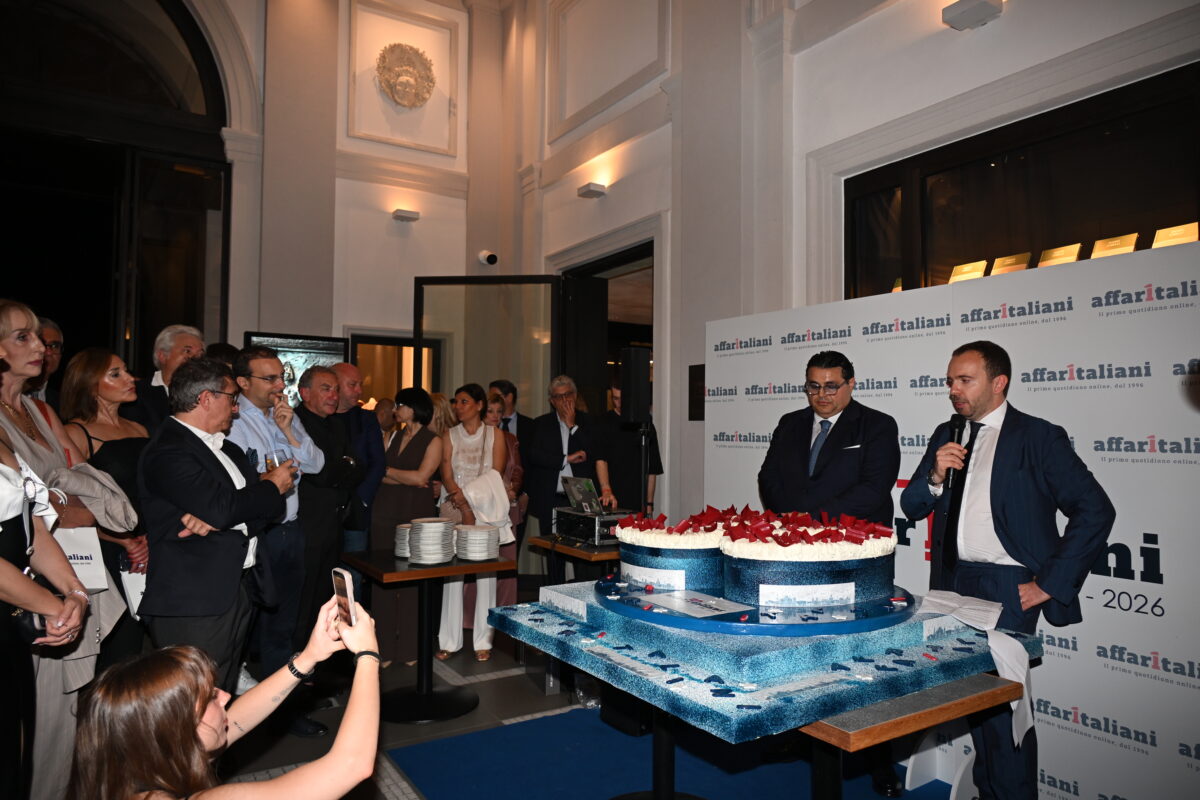 Affaritaliani festeggia 30 anni di informazione libera e indipendente: guarda tutte le foto della festa Affaritaliani festeggia 30 anni di informazione libera e indipendente: guarda tutte le foto della festa