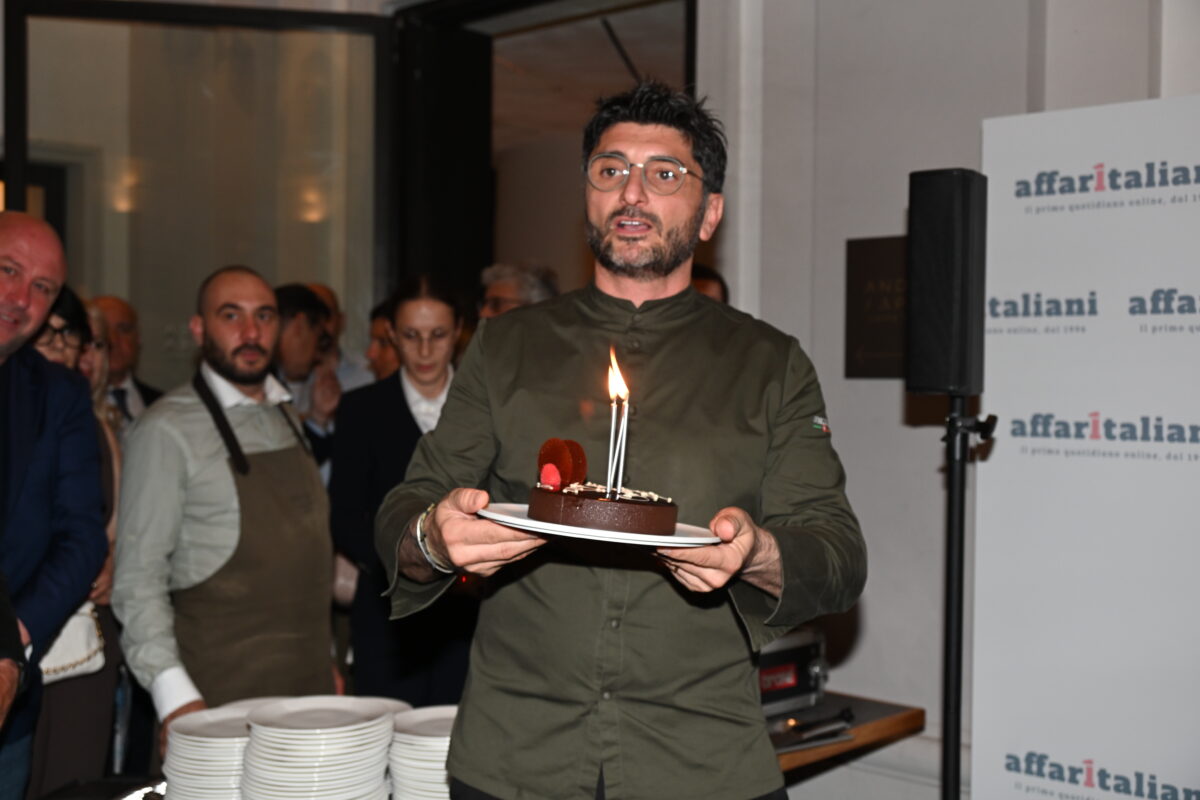 Affaritaliani festeggia 30 anni di informazione libera e indipendente: guarda tutte le foto della festa Affaritaliani festeggia 30 anni di informazione libera e indipendente: guarda tutte le foto della festa