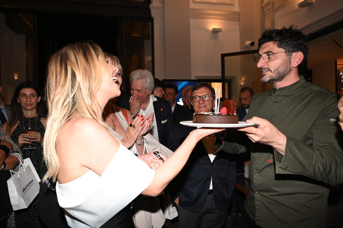 Affaritaliani festeggia 30 anni di informazione libera e indipendente: guarda tutte le foto della festa Affaritaliani festeggia 30 anni di informazione libera e indipendente: guarda tutte le foto della festa