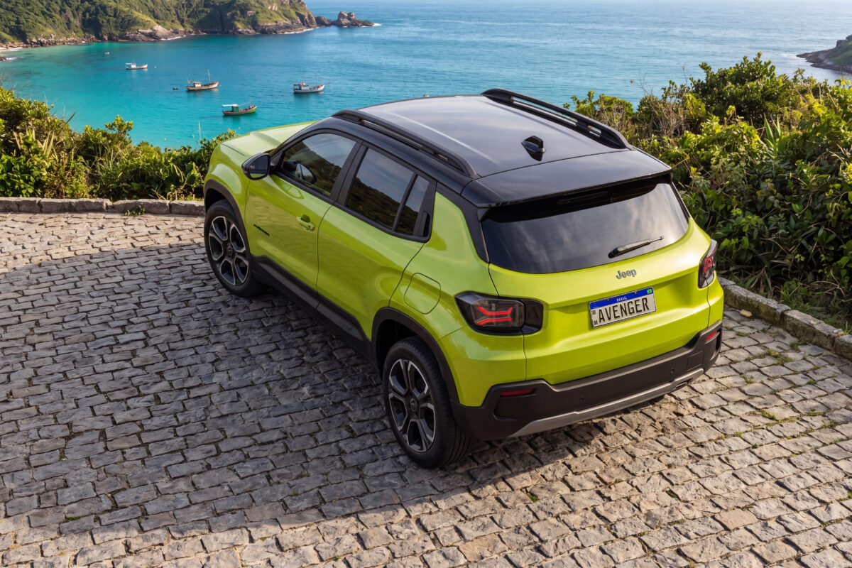 Jeep Avenger restyling, il debutto parte dal Brasile