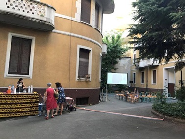 Biblioteche di cortile, volontariato e cultura animano i quartieri Aler di Milano