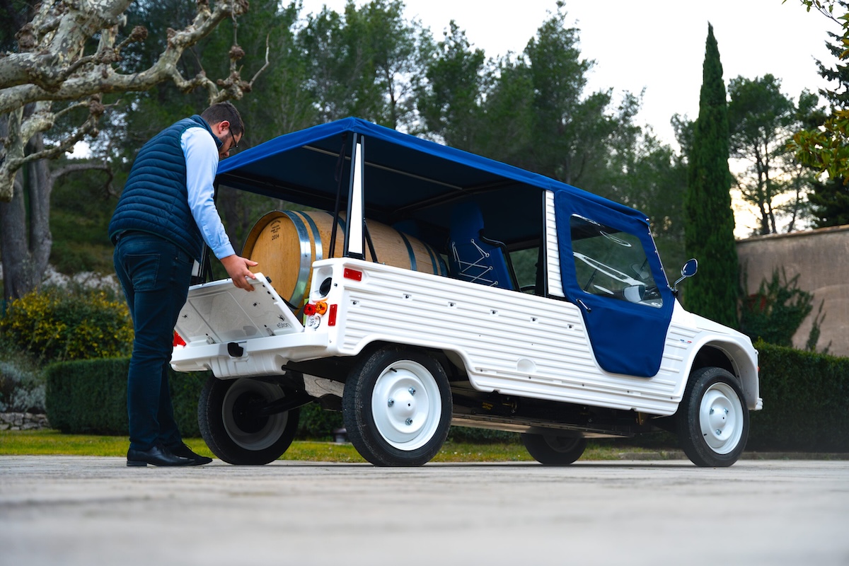 La Méhari 4×4 diventa elettrica: Aznom lancia la eStory