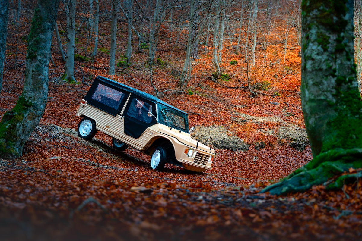 La Méhari 4×4 diventa elettrica: Aznom lancia la eStory