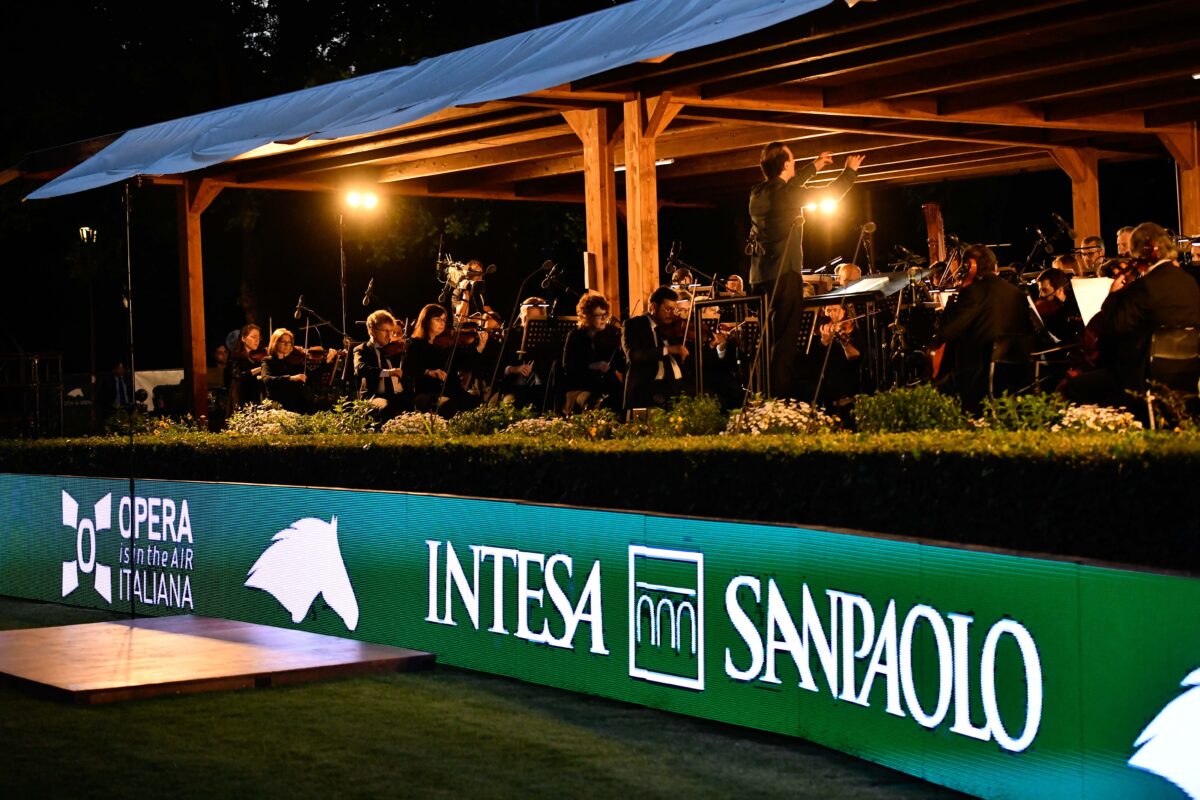 Intesa Sanpaolo porta a Roma il concerto “Armonie di Pace” per l’apertura di Piazza di Siena Intesa Sanpaolo porta a Roma il concerto “Armonie di Pace” per l’apertura di Piazza di Siena