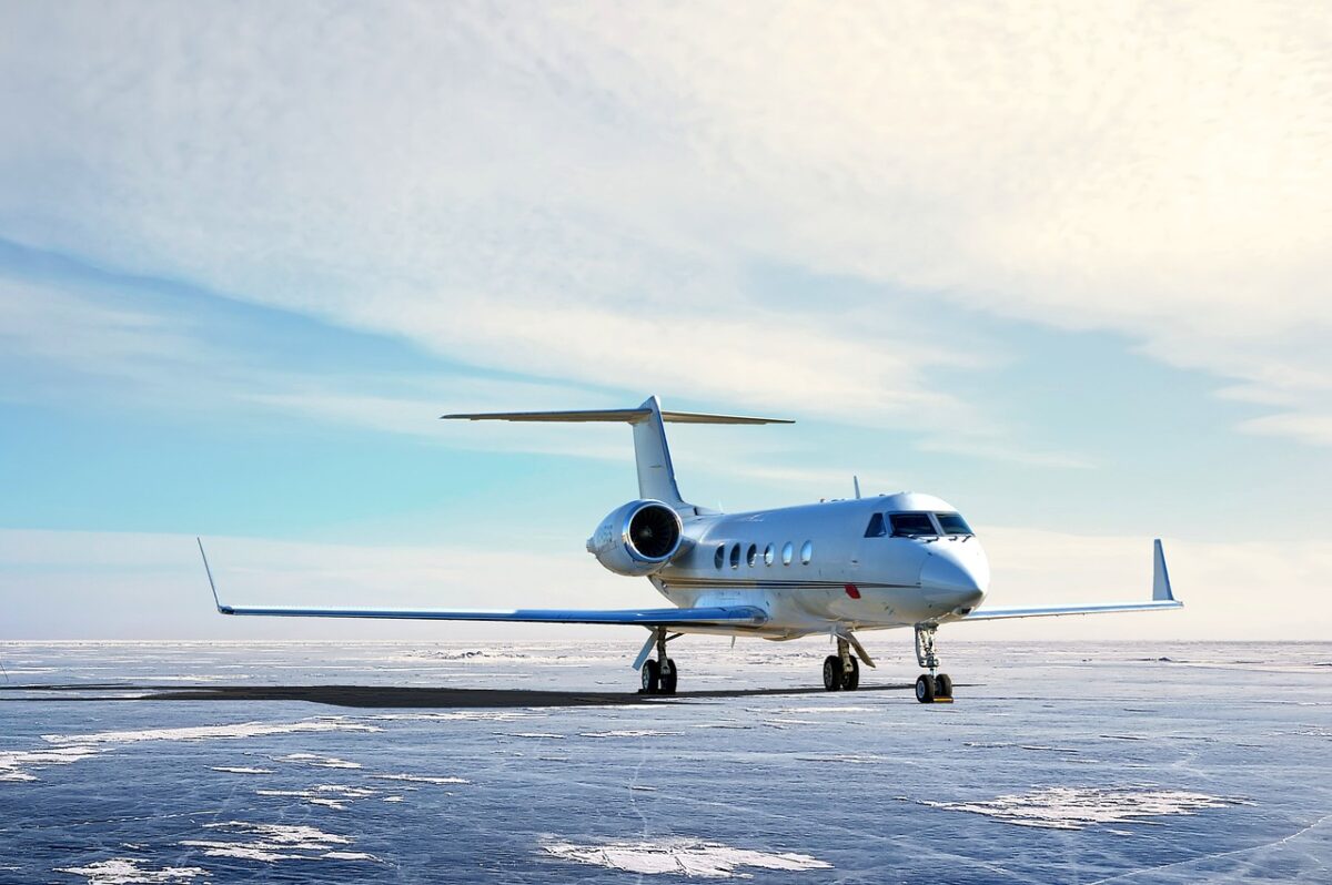 Del Vecchio, il jet privato della famiglia vola in rosso: perdita monstre per il Gulfstream Del Vecchio, il jet privato della famiglia vola in rosso: perdita monstre per il Gulfstream