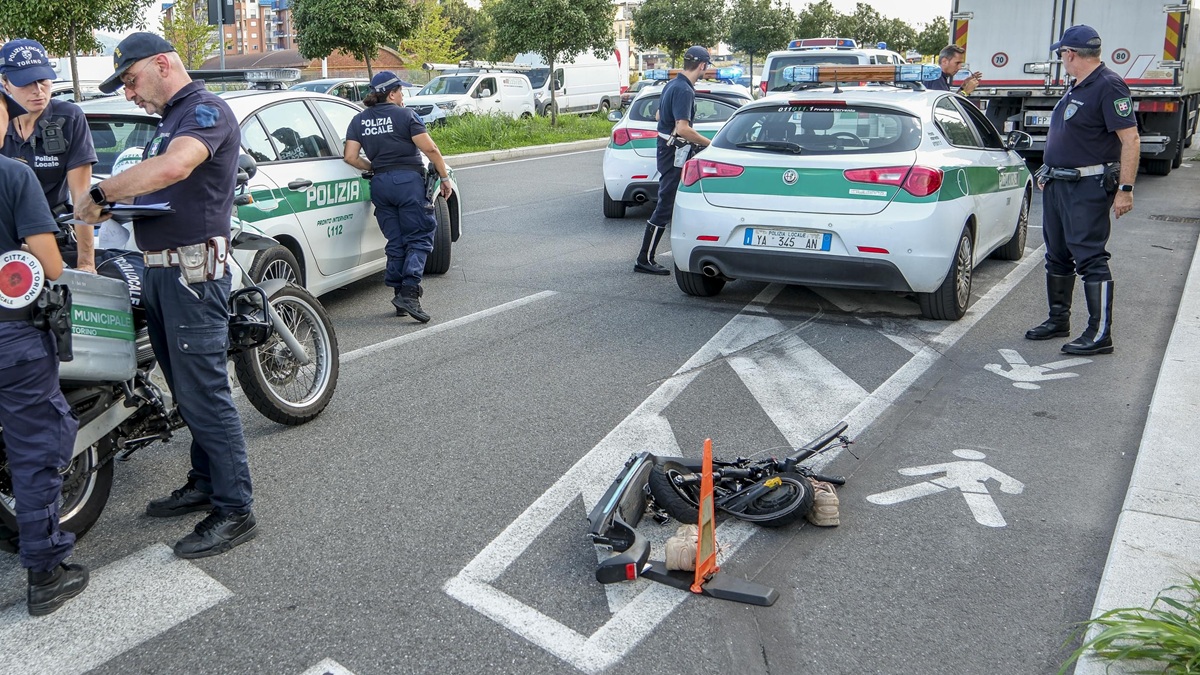 Monopattini, dopo l’incidente a Milano il bilancio sale a 97 vittime sulle strade italiane dal 2020 Monopattini, dopo l’incidente a Milano il bilancio sale a 97 vittime sulle strade italiane dal 2020