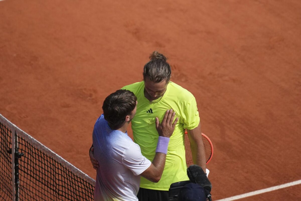 Cobolli-Zverev, la finale del Roland Garros: l’azzurro a caccia del suo primo titolo Slam Cobolli-Zverev, la finale del Roland Garros: l’azzurro a caccia del suo primo titolo Slam