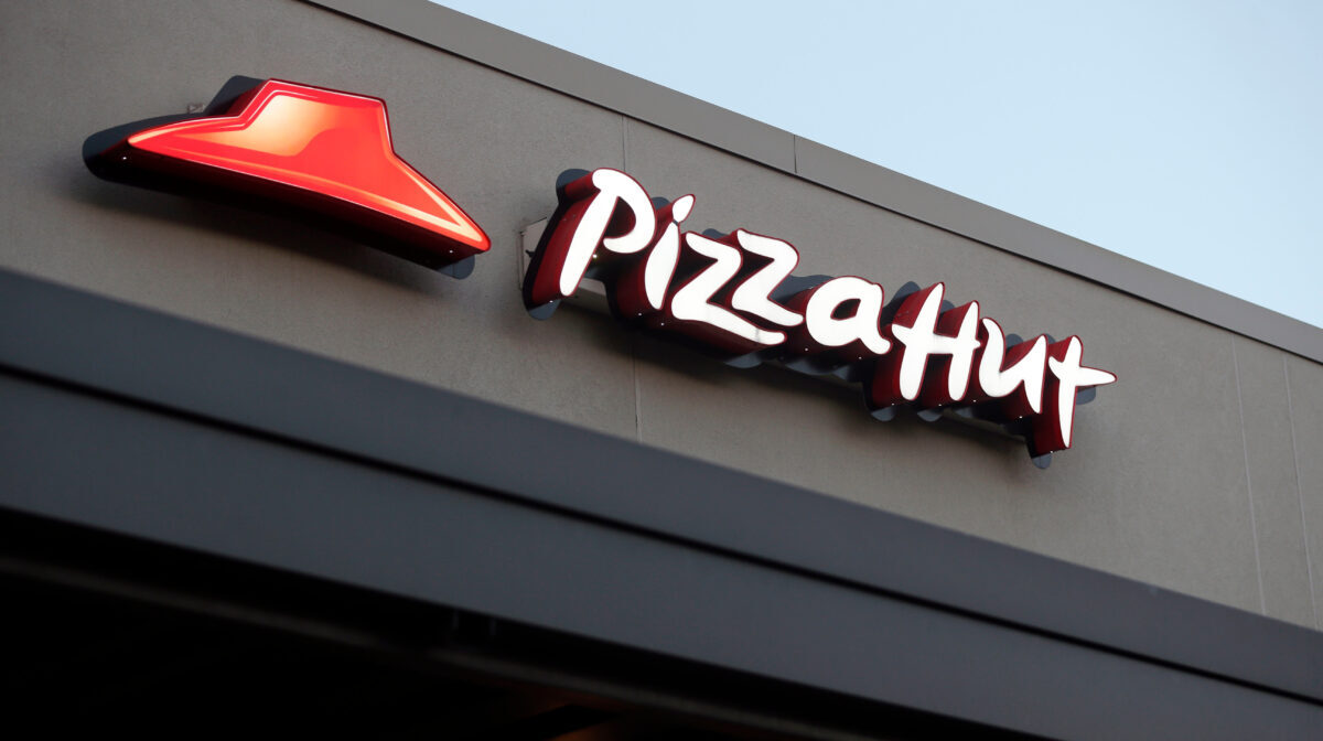 Brand o brand…elli/ Pizza Hut, affare da 2,7 miliardi di dollari per LongRange Capital: la storia del marchio Brand o brand…elli/ Pizza Hut, affare da 2,7 miliardi di dollari per LongRange Capital: la storia del marchio