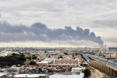 Iran, i Pasdaran: “Distrutto un data center di Amazon in Bahrein”. Axios: Trump valuta la guerra totale- LIVE