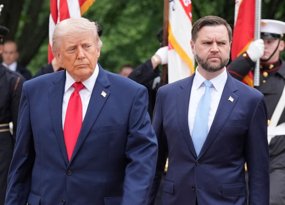 Iran, l’autogol di Trump sull’uranio e la furia del popolo Maga. Vance finisce nel mirino Iran, l’autogol di Trump sull’uranio e la furia del popolo Maga. Vance finisce nel mirino