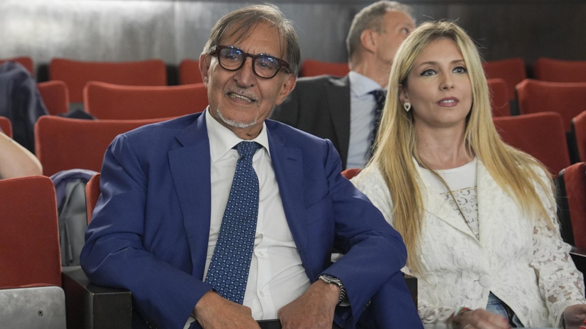 Il blitz di La Russa in consiglio a Milano: “Se ci fosse una giunta di centrodestra, avrebbero già circondato il palazzo…” Il blitz di La Russa in consiglio a Milano: “Se ci fosse una giunta di centrodestra, avrebbero già circondato il palazzo…”