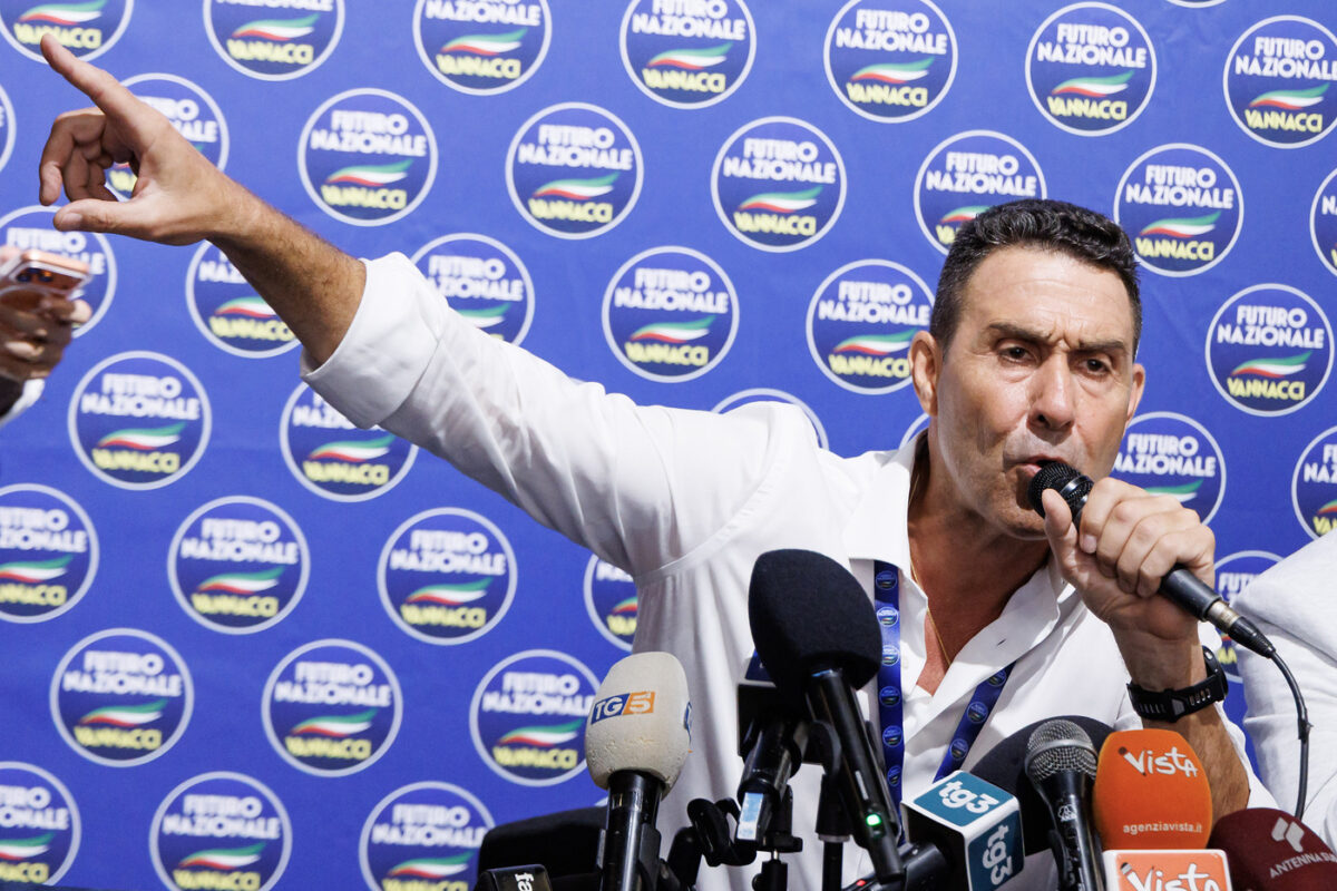 Vannacci ad Affaritaliani: “La remigrazione è un concetto politico. Chi non vuole assimilarsi alla nostra cultura va rispedito a casa” Vannacci ad Affaritaliani: “La remigrazione è un concetto politico. Chi non vuole assimilarsi alla nostra cultura va rispedito a casa”