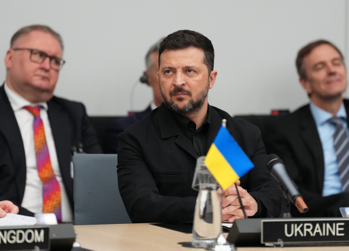 Consiglio europeo, i 27 tutti con l’Ucraina (prima volta). Così Zelensky ha convinto anche il bulgaro Radev Consiglio europeo, i 27 tutti con l’Ucraina (prima volta). Così Zelensky ha convinto anche il bulgaro Radev