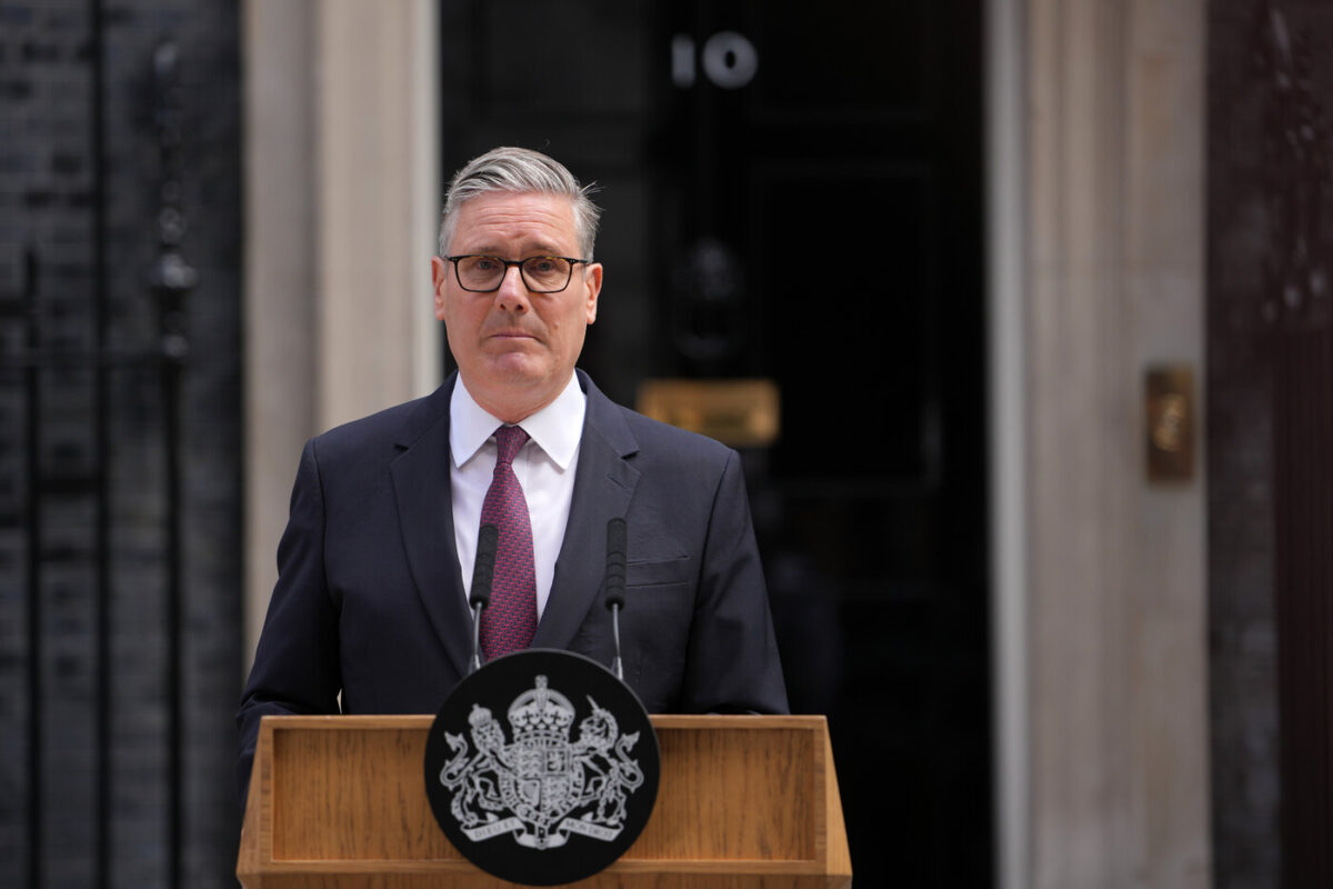Regno Unito, Starmer in lacrime: “Mi dimetto da primo ministro e da leader dei laburisti”. Farage invoca le elezioni Regno Unito, Starmer in lacrime: “Mi dimetto da primo ministro e da leader dei laburisti”. Farage invoca le elezioni