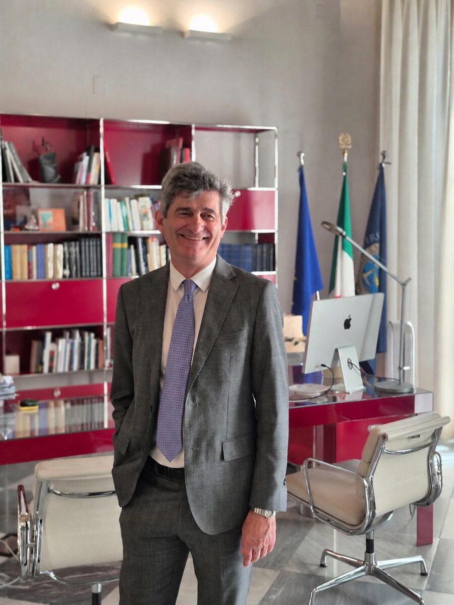 Magna Grecia Awards, stasera Bari celebra il merito. Da Lina Sastri a Dario Fabbri, venti protagonisti dell’Italia che costruisce il futuro