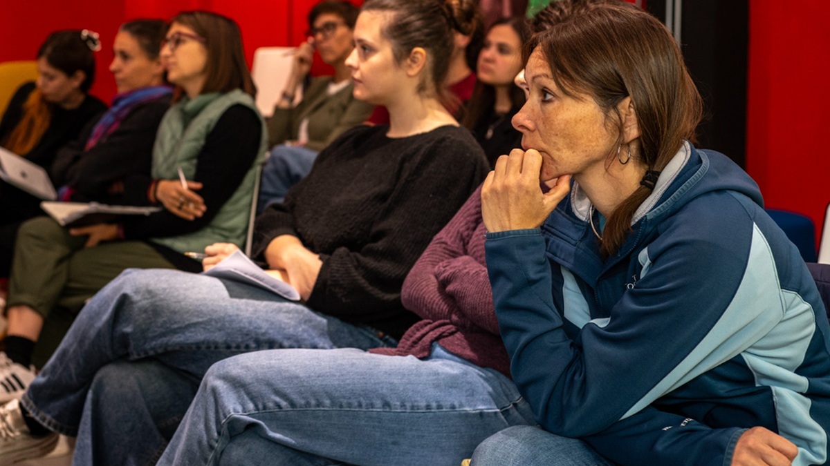 Un lavoro che piace conta più del posto fisso: per il 52,7% delle giovani donne italiane l’attività ideale deve permettere di realizzarsi. L’indagine Un lavoro che piace conta più del posto fisso: per il 52,7% delle giovani donne italiane l’attività ideale deve permettere di realizzarsi. L’indagine