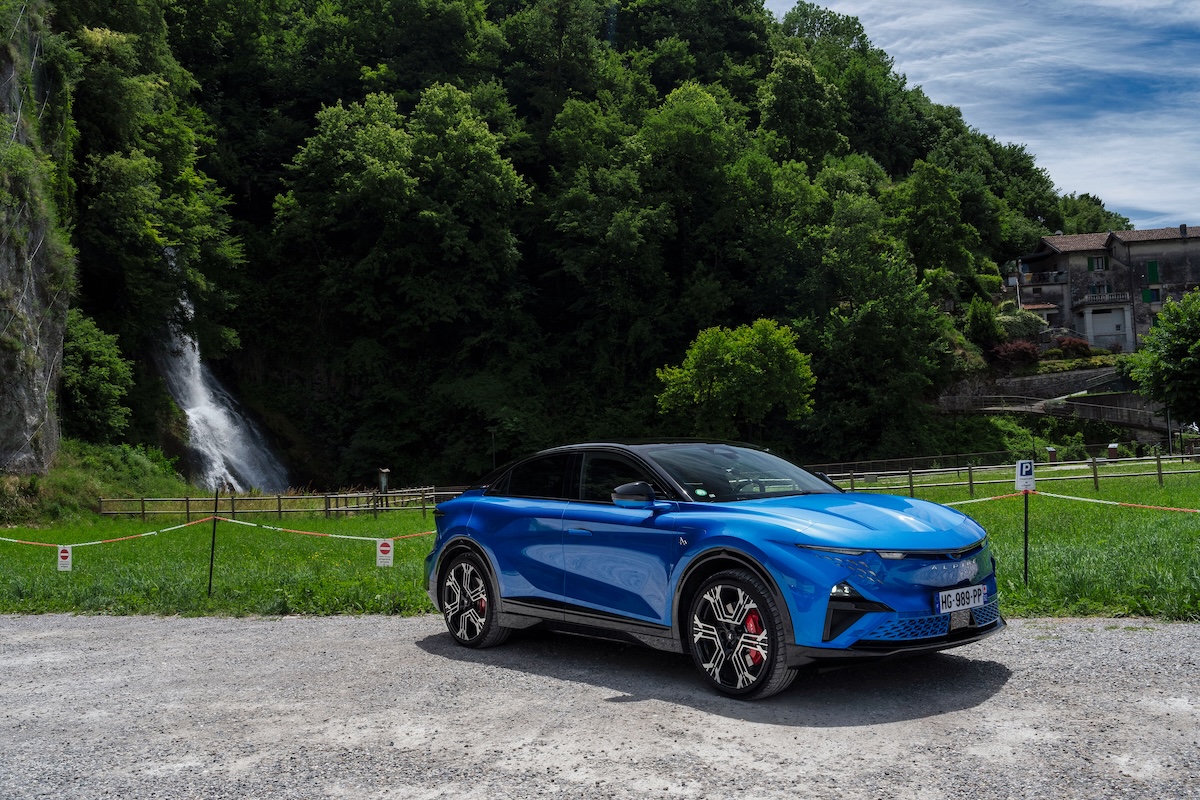 Alpine A390 alla prova: tranquilla in città, cattiva tra le curve