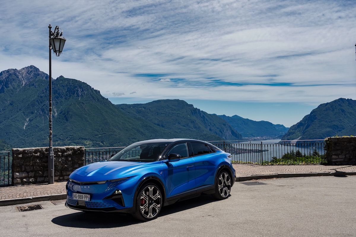 Alpine A390 alla prova: tranquilla in città, cattiva tra le curve