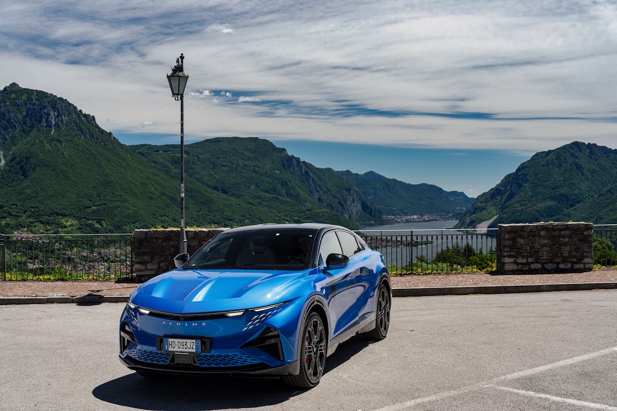 Alpine A390 alla prova: tranquilla in città, cattiva tra le curve