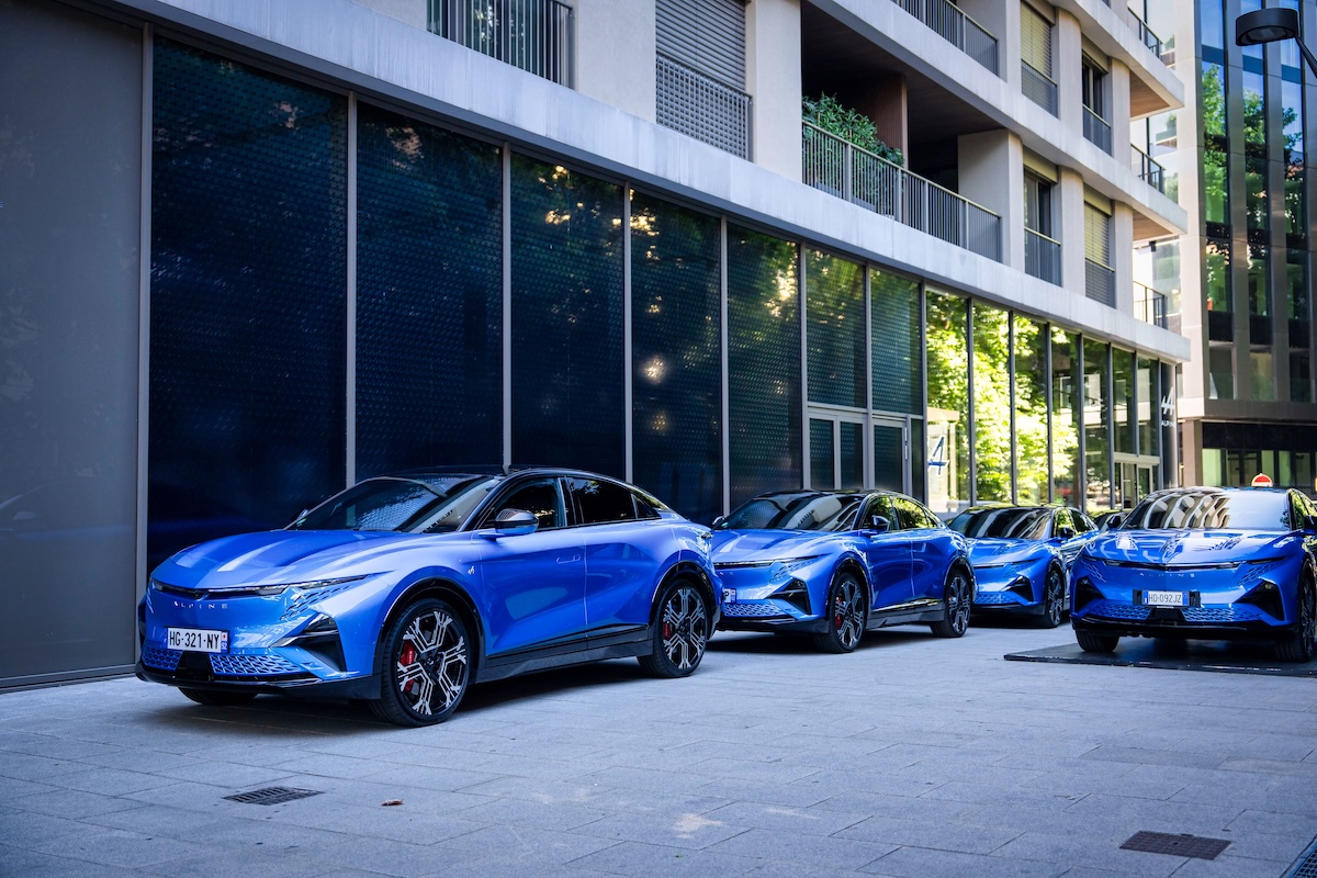 Alpine A390 alla prova: tranquilla in città, cattiva tra le curve