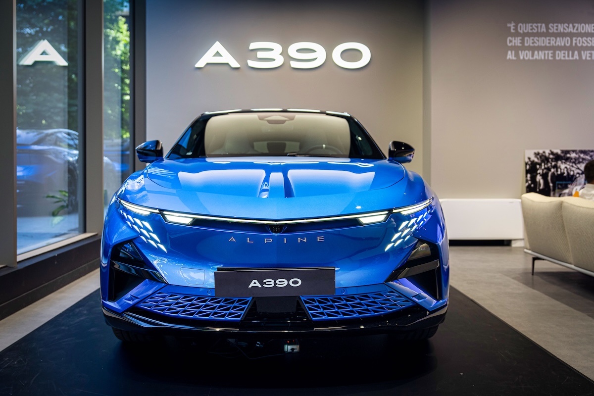 Alpine A390 alla prova: tranquilla in città, cattiva tra le curve