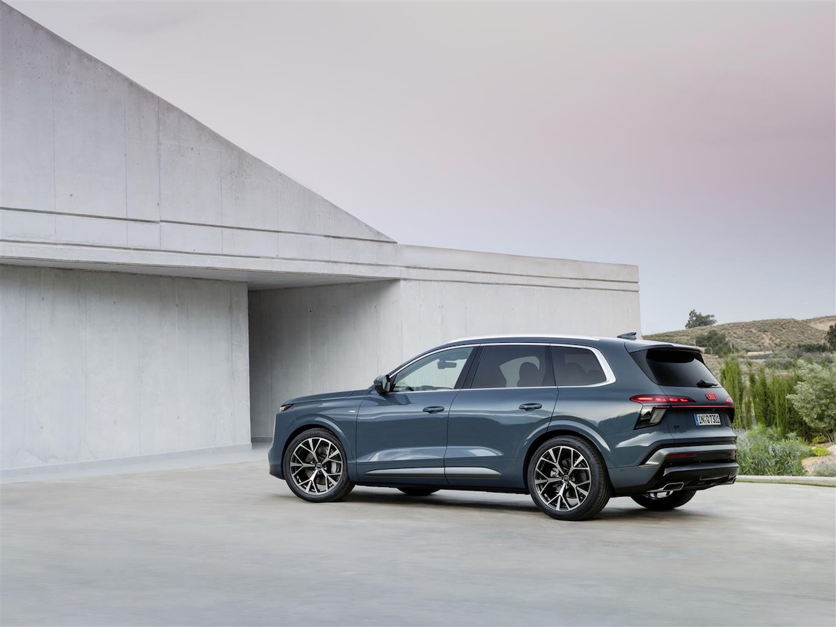 Audi nuova Q7 cambia passo: più digitale, diesel e ibrida Audi nuova Q7 cambia passo: più digitale, diesel e ibrida