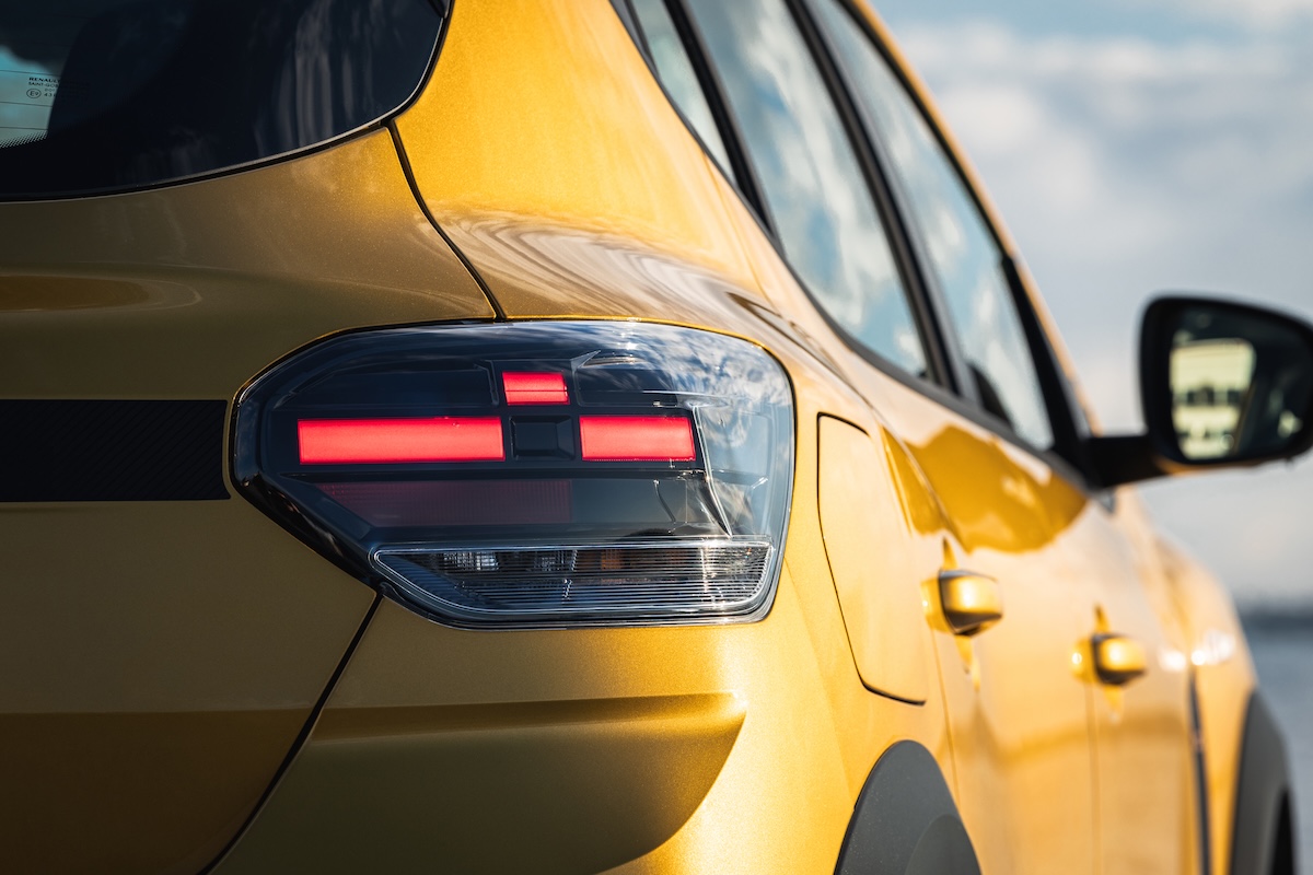 Dacia Sandero: come cambia il design del modello più venduto Dacia Sandero: come cambia il design del modello più venduto